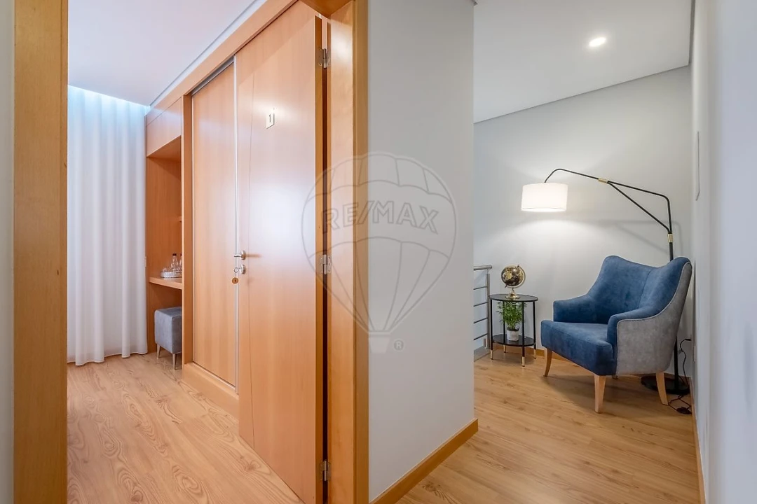 Moradia T3 para Venda em Alvarenga Foto 24