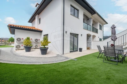 Moradia T3 para Venda em Alvarenga