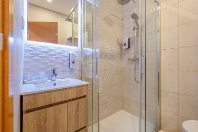 Moradia T3 para Venda em Alvarenga