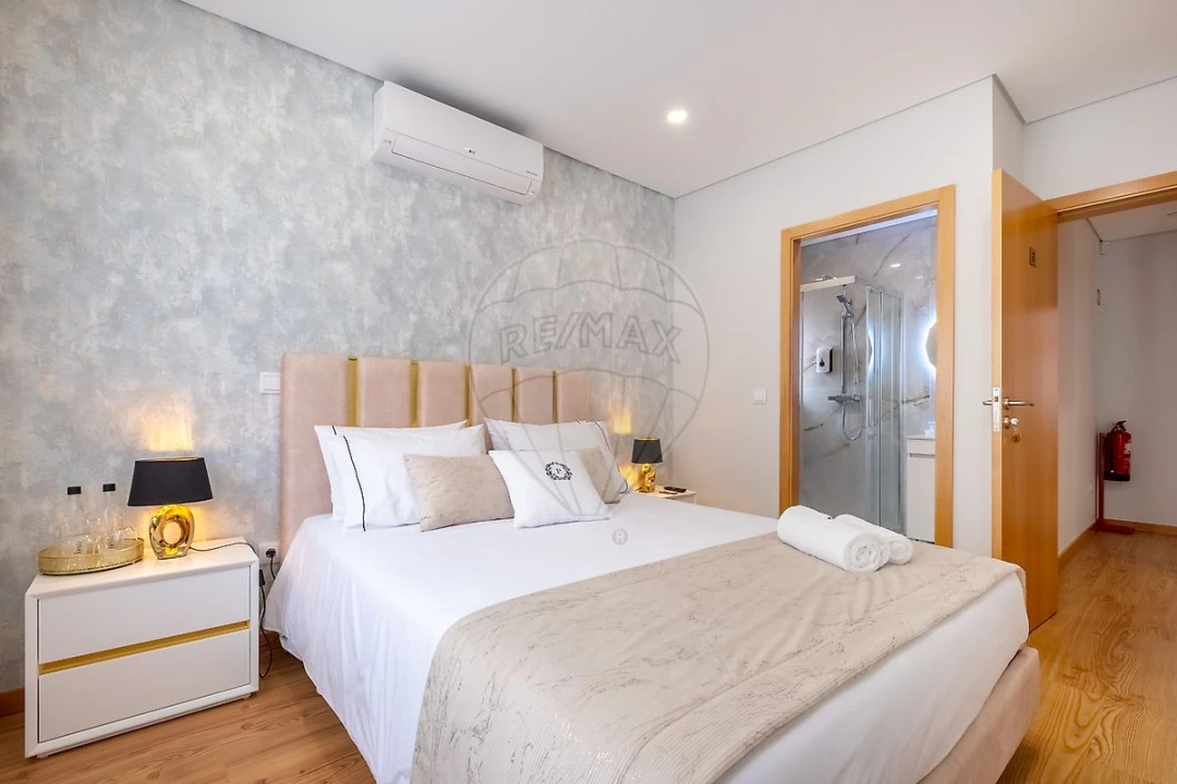 Moradia T3 para Venda em Alvarenga Foto 38