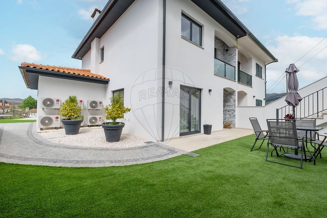 Moradia T3 para Venda em Alvarenga Foto 41