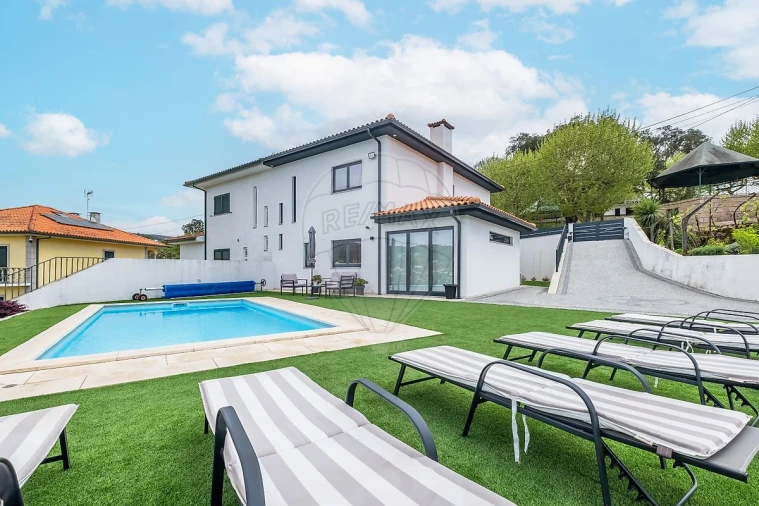 Moradia T3 para Venda em Alvarenga Foto 42