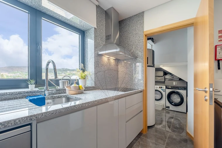 Moradia T3 para Venda em Alvarenga Foto 18