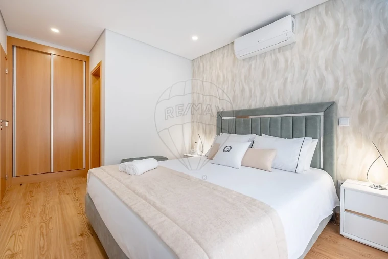 Moradia T3 para Venda em Alvarenga Foto 32