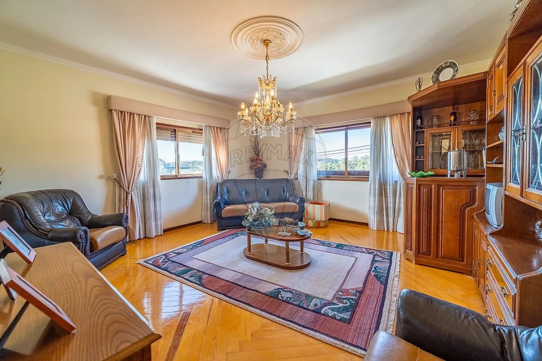 Moradia T4 para Venda em Croca Foto 4