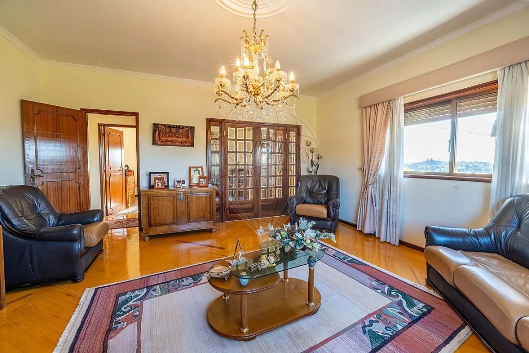 Moradia T4 para Venda em Croca Foto 7