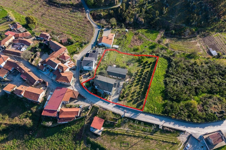 Moradia T4 para Venda em Croca Foto 26