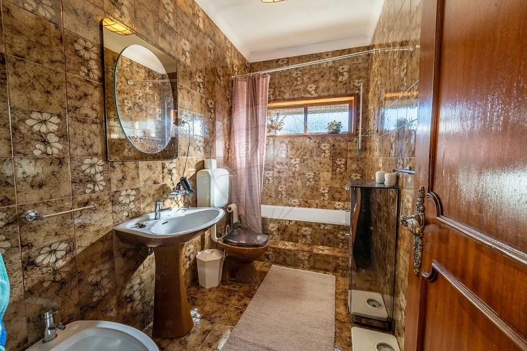 Moradia T4 para Venda em Croca Foto 8