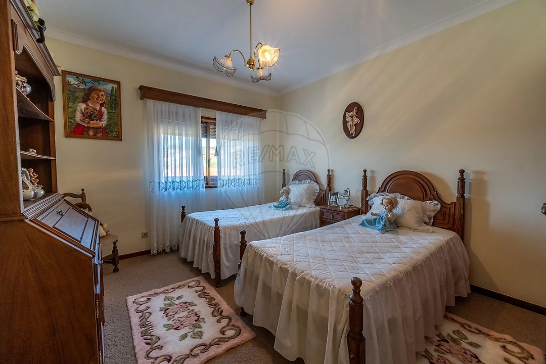 Moradia T4 para Venda em Croca Foto 14