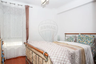Apartamento T2 para Venda em Carregado e Cadafais