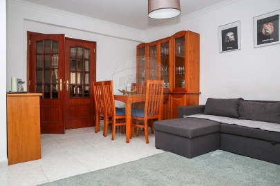 Apartamento T2 para Venda em Carregado e Cadafais