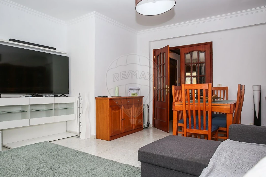 Apartamento T2 para Venda em Carregado e Cadafais Foto 12