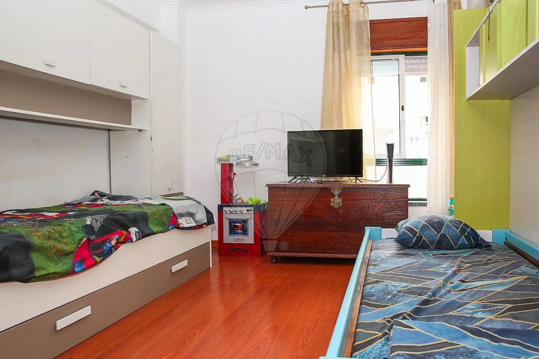 Apartamento T2 para Venda em Carregado e Cadafais Foto 8
