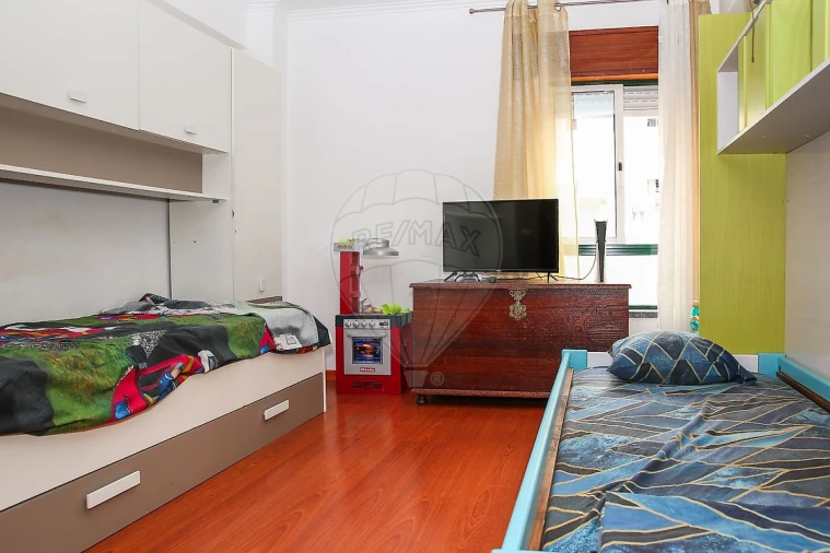 Apartamento T2 para Venda em Carregado e Cadafais Foto 8