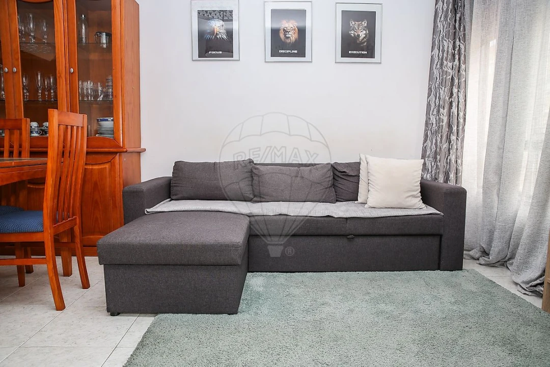 Apartamento T2 para Venda em Carregado e Cadafais Foto 16