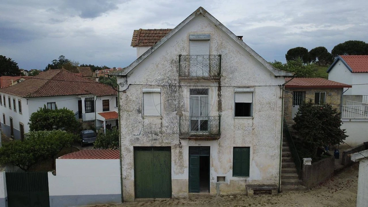 Moradia T4 para Venda em Midões Foto 2