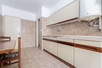 Apartamento T2 para Venda em Moscavide e Portela