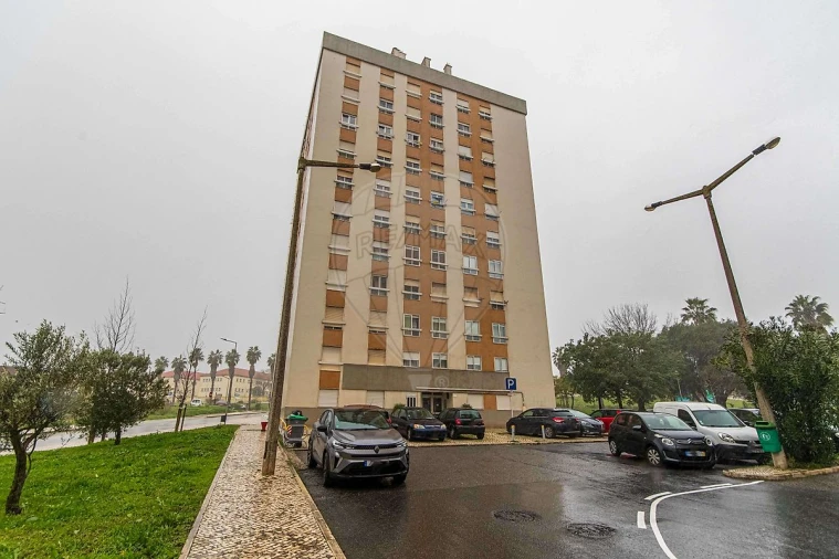 Apartamento T2 para Venda em Moscavide e Portela Foto 3