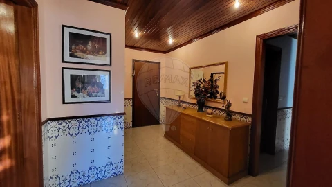 Apartamento T2 para Venda em Carregado e Cadafais