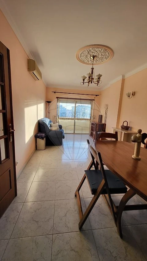 Apartamento T2 para Venda em Carregado e Cadafais