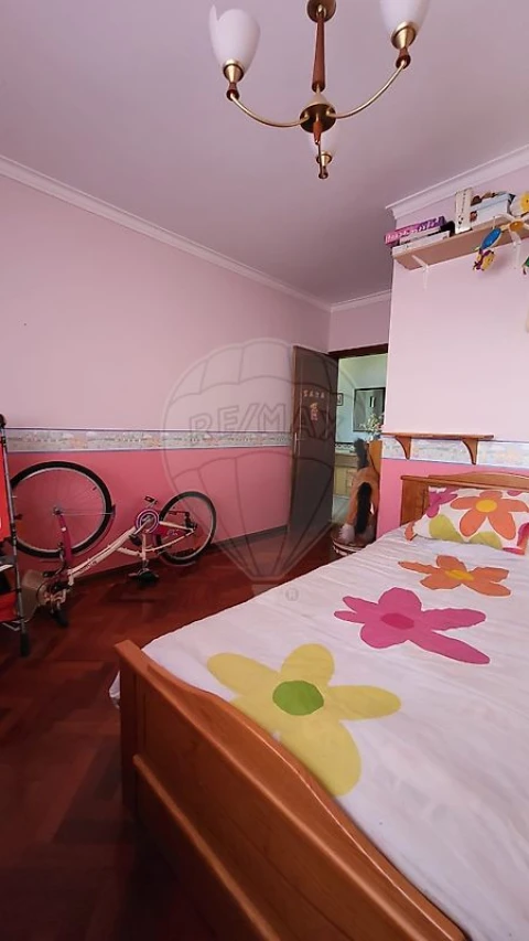 Apartamento T2 para Venda em Carregado e Cadafais