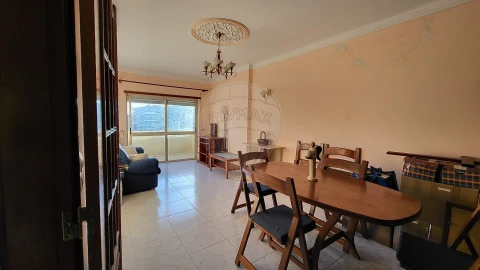 Apartamento T2 para Venda em Carregado e Cadafais