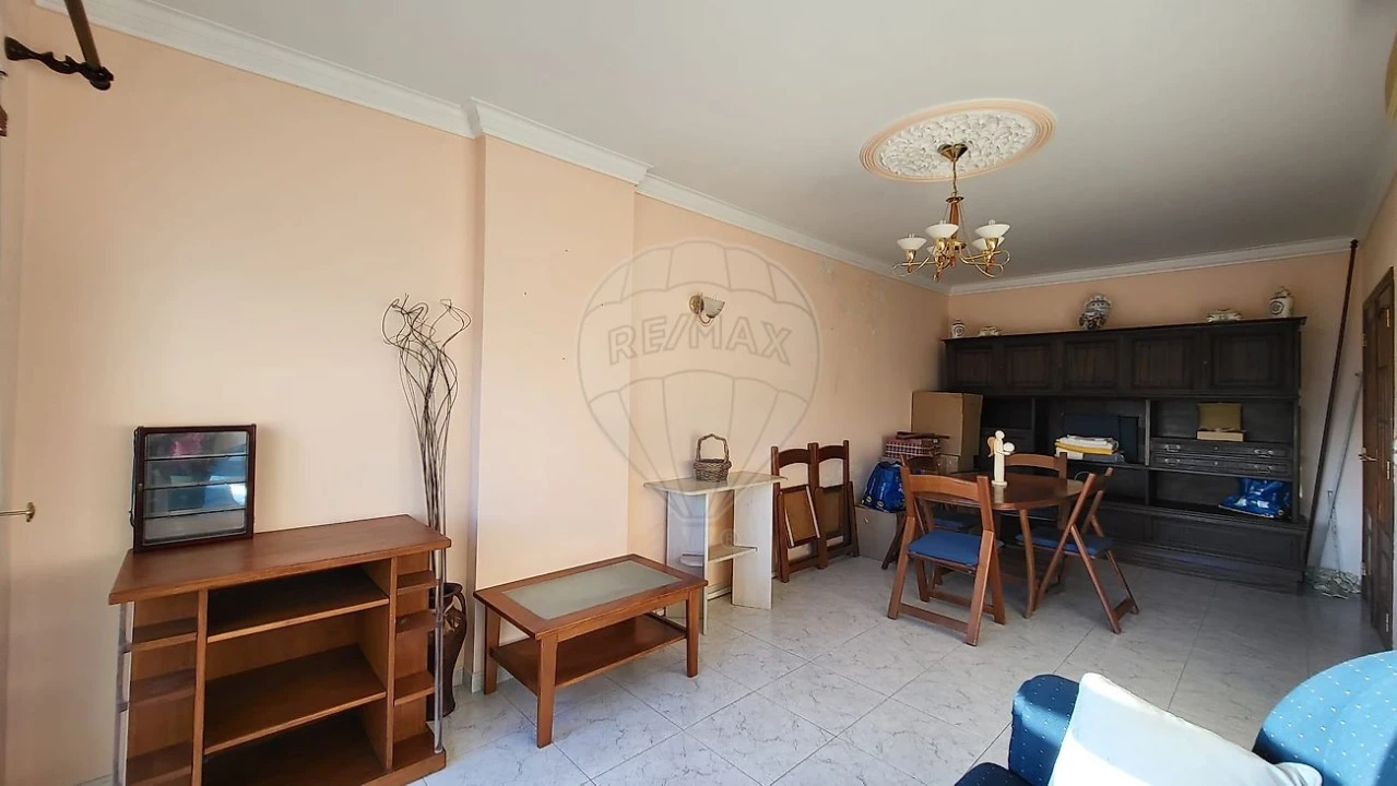 Apartamento T2 para Venda em Carregado e Cadafais Foto 20