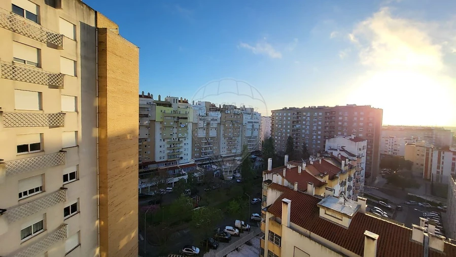 Apartamento T2 para Venda em Carregado e Cadafais Foto 16