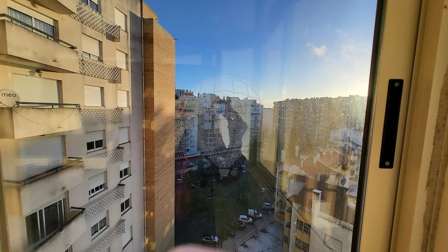 Apartamento T2 para Venda em Carregado e Cadafais Foto 10