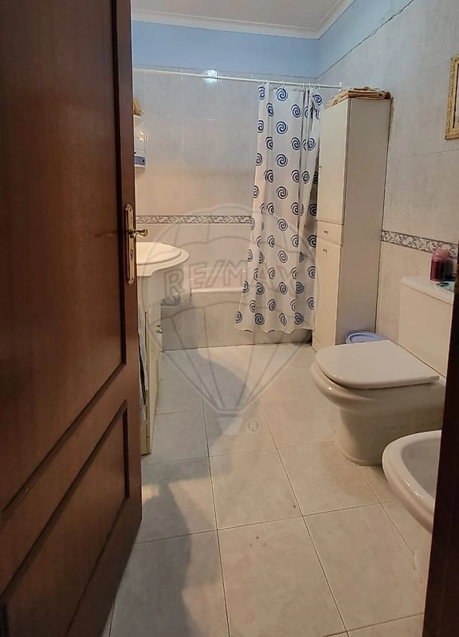 Apartamento T2 para Venda em Carregado e Cadafais Foto 22