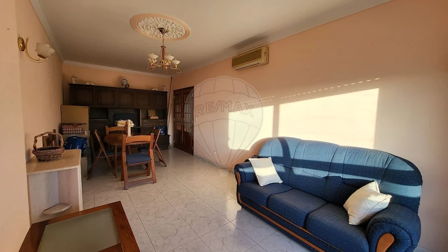 Apartamento T2 para Venda em Carregado e Cadafais Foto 19