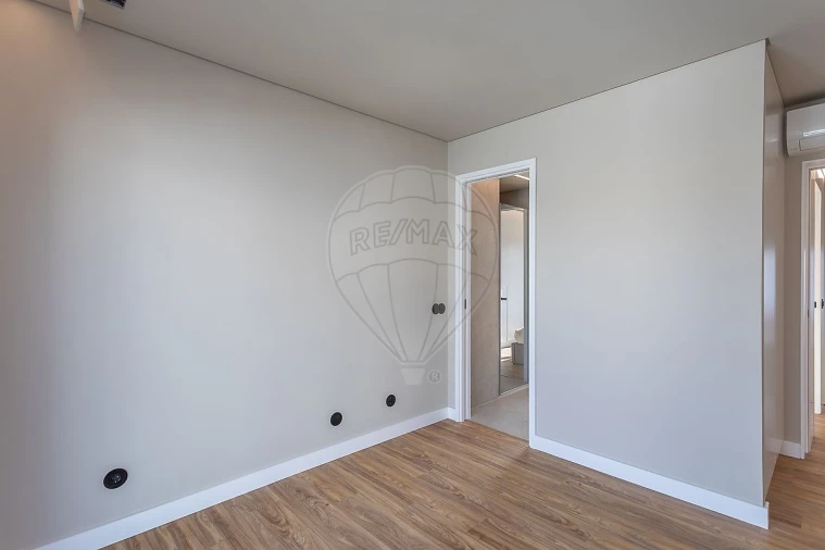 Moradia T5 para Venda em Cascais e Estoril Foto 32