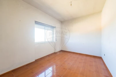 Moradia T2 para Venda em Algueirão-Mem Martins