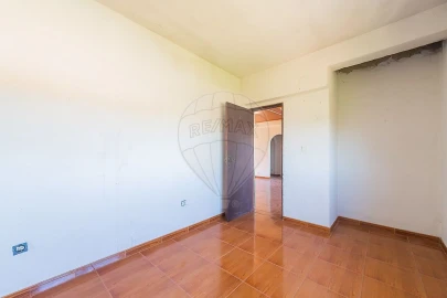 Moradia T2 para Venda em Algueirão-Mem Martins