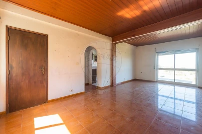 Moradia T2 para Venda em Algueirão-Mem Martins