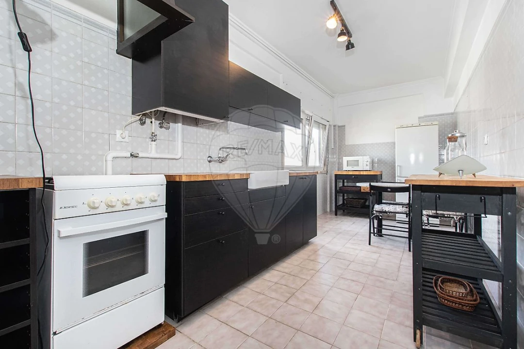 Apartamento T2 para Venda em Massamá e Monte Abraão Foto 10