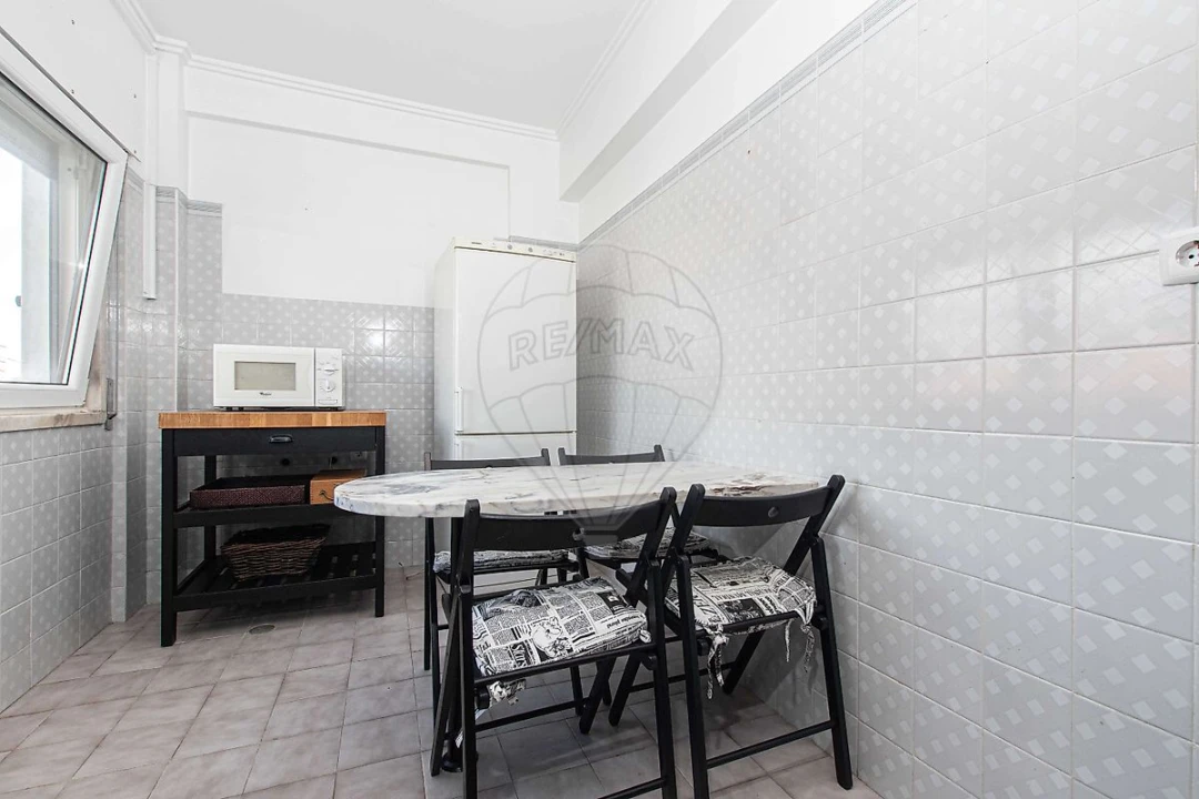 Apartamento T2 para Venda em Massamá e Monte Abraão Foto 12