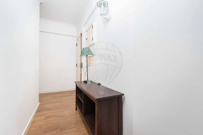 Apartamento T2 para Venda em Massamá e Monte Abraão