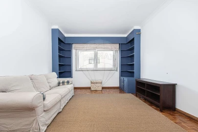 Apartamento T2 para Venda em Massamá e Monte Abraão