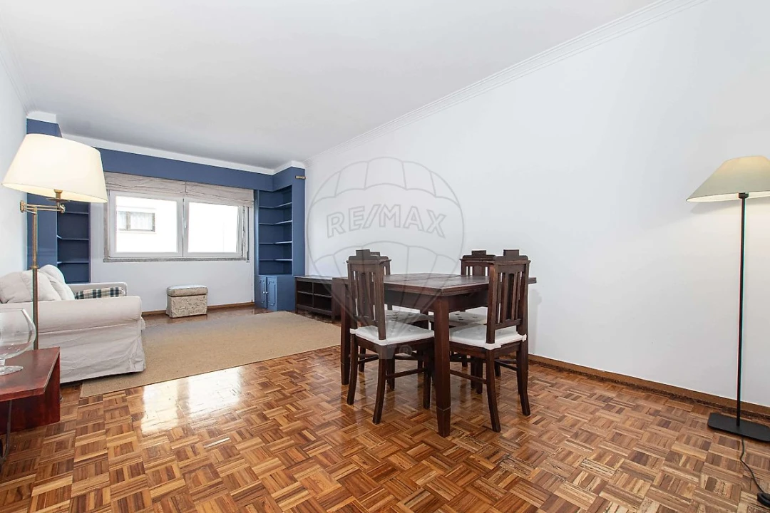 Apartamento T2 para Venda em Massamá e Monte Abraão Foto 3