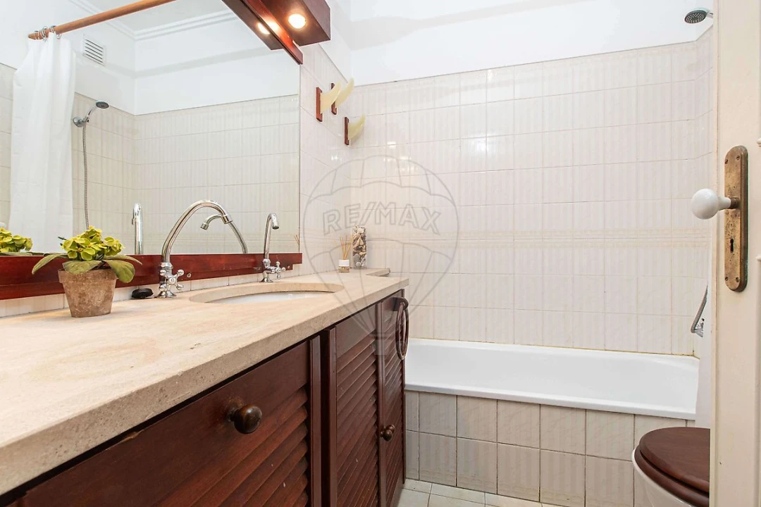 Apartamento T2 para Venda em Massamá e Monte Abraão Foto 2