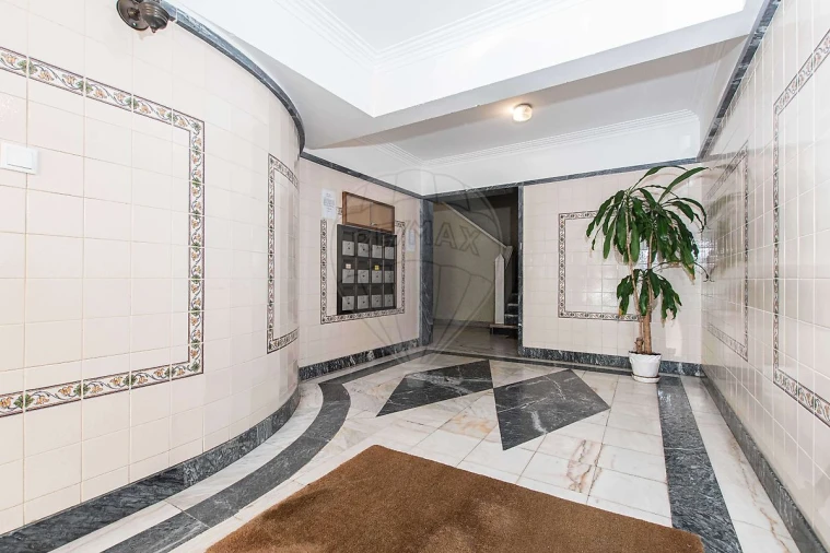 Apartamento T2 para Venda em Massamá e Monte Abraão Foto 5