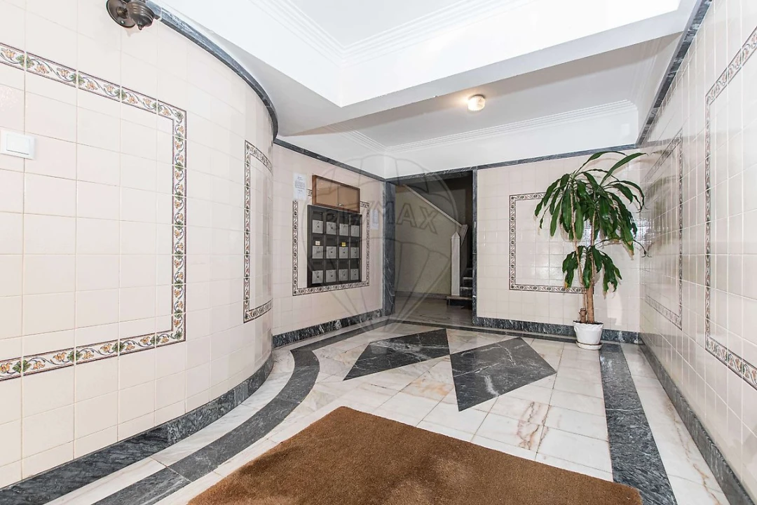 Apartamento T2 para Venda em Massamá e Monte Abraão Foto 5