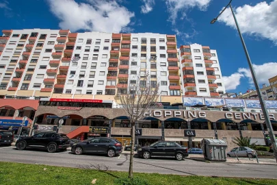 Apartamento T2 para Venda em Massamá e Monte Abraão