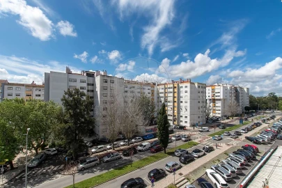 Apartamento T2 para Venda em Massamá e Monte Abraão
