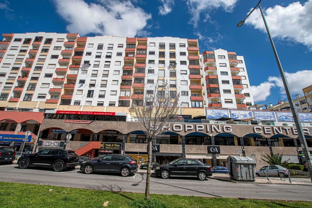 Apartamento T2 para Venda em Massamá e Monte Abraão Foto 15