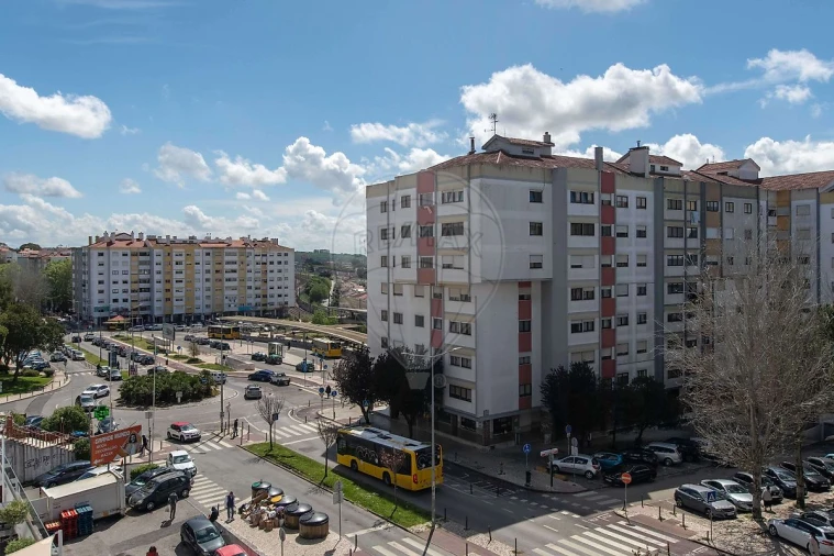 Apartamento T2 para Venda em Massamá e Monte Abraão Foto 17