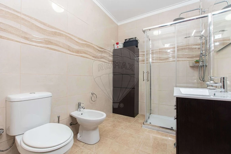 Apartamento T2 para Venda em Massamá e Monte Abraão Foto 12
