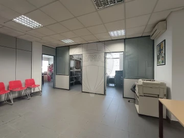 Loja para Venda em Queluz e Belas