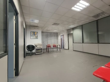 Loja para Venda em Queluz e Belas